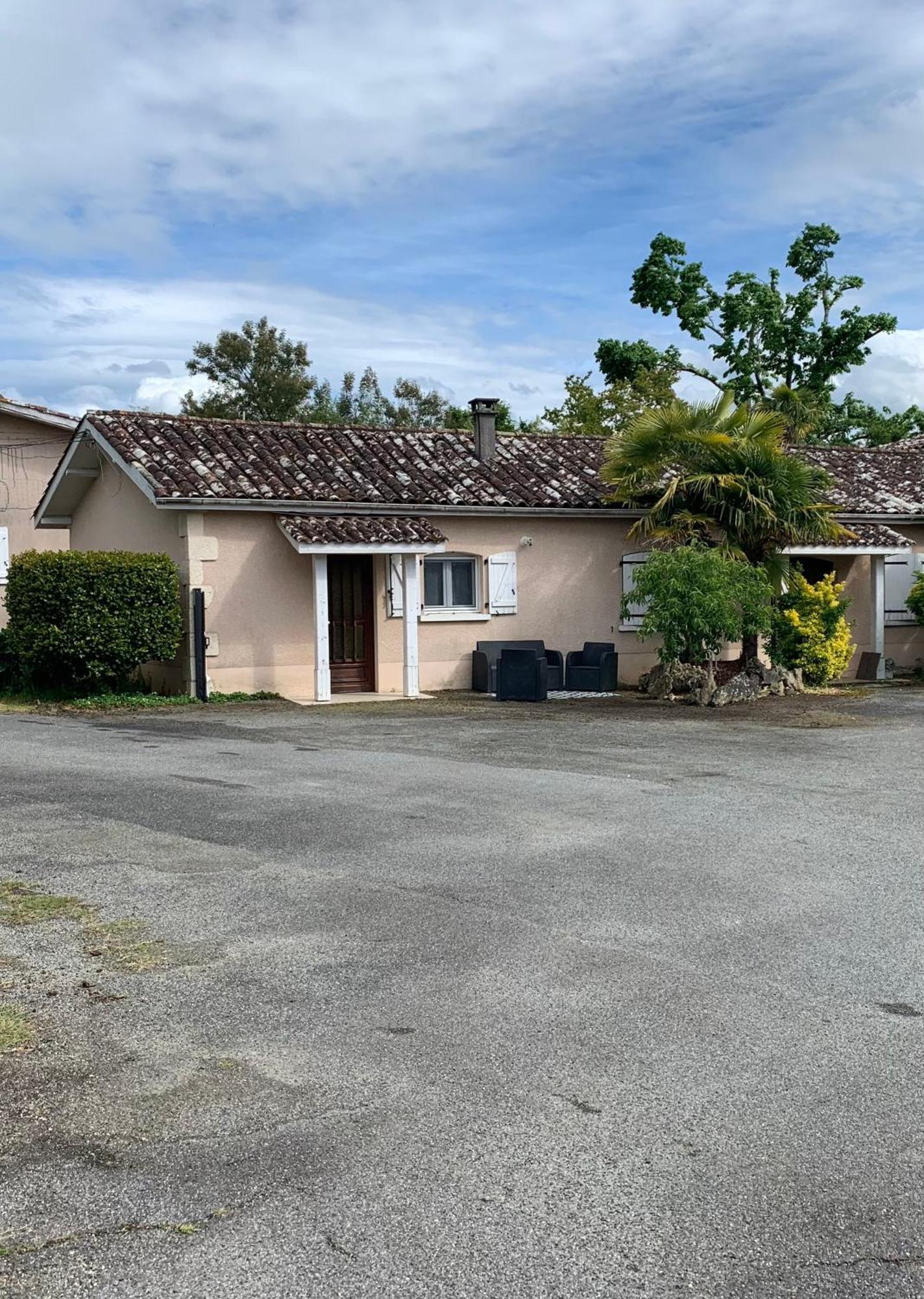 Petite Maison Dans Un Village Du Gers Sabazan Extérieur photo